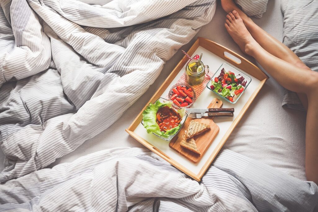 legs, breakfast, bed-1867769.jpg